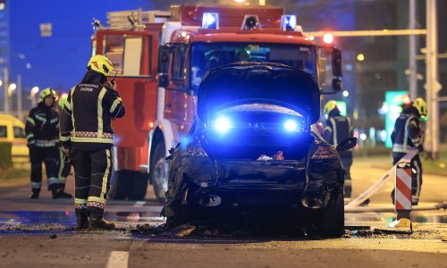 Drama kod Bundeka: Nakon sudara planuli Toyota i policijski auto, policajci spriječili još veću opasnost