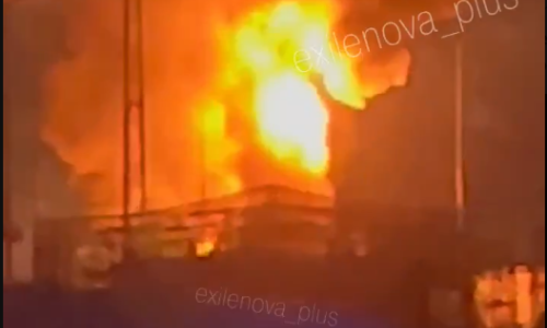 VIDEO Sankt Peterburg pod masovnim napadom dronova: Snažne eksplozije, gori naftni terminal, ima mrtvih