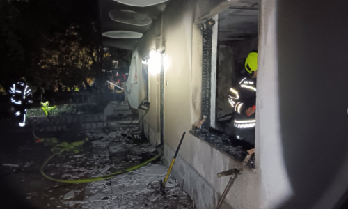 Eksplozija plina raznijela zid kuće i izazvala požar: Vatrogasci plamen vidjeli izdaleka