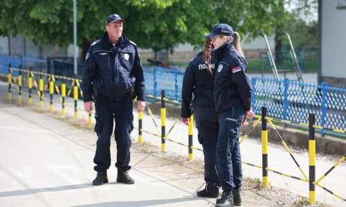 Dojave o postavljenim bombama u desecima osnovnih i srednjih škola u Srbiji