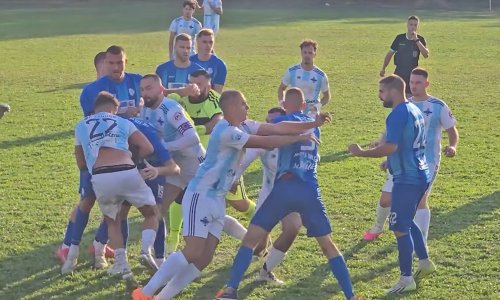 Totalni kaos na utakmici u Srbiji: Pogledajte masovnu tučnjavu igrača i navijača