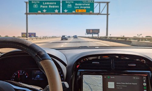 Android Auto sam svira i kad to ne želite? Pogledajte kako ga zaustaviti