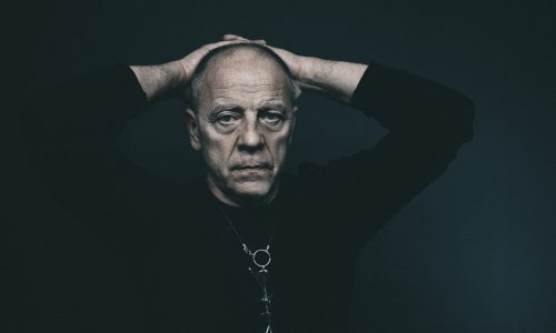 Od kultnih stripova do njujorških naslovnica: Mirko Ilić u Gavelli kreće na dugo putovanje u noć
