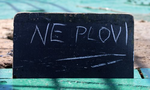 Jako jugo prekida brojne linije, magla smanjuje vidljivost: HAK upozorio vozače