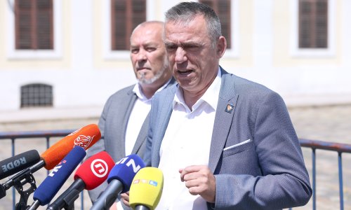 Mlinarić brani Penavu: Nije napao MUP nego pretjerano granatiranje torcidaša