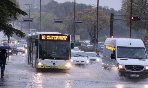 Snažno nevrijeme pogodilo Split i okolicu: Ceste ponovno plivaju