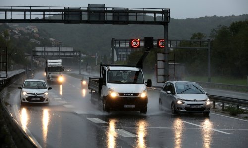 HAK objavio upozorenje za vozače: Kilometarska kolona na A2 prema Zagrebu