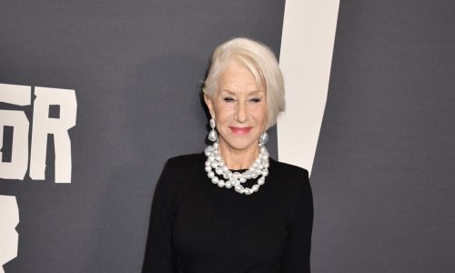 Helen Mirren u dramatičnom crnom tilu i raskošnim biserima: Glumačka diva pokazala kako se nosi 'buntovni glamur'