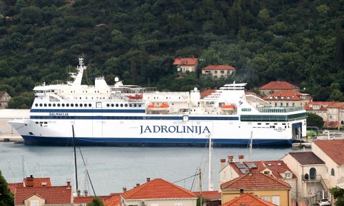 Tehnički problemi: Jadrolinijin trajekt Dalmacija neće ploviti do iduće godine