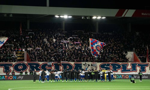 Pogledajte kako su igrači Hajduka i Torcida proslavili veliku europsku pobjedu
