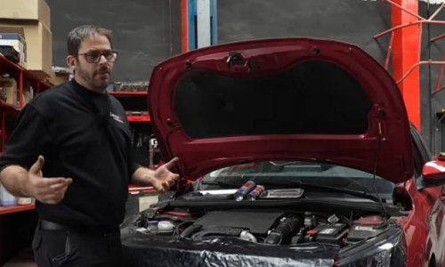 Mehaničar otvorio motor nakon servisa i pobjesnio: 'Naplatili su dijelove koje nisu ni zamijenili'