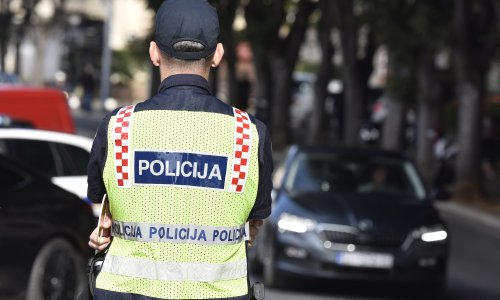 Policija nije krenula u potjeru za Porscheom i Audijem koji su jurili 172 km/h: Umjesto toga napravili su nešto puno pametnije