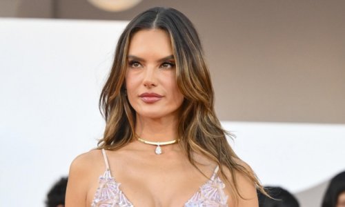 Crveni lateks i vrtoglave potpetice: Alessandra Ambrosio pokazala svoju odvažniju stranu