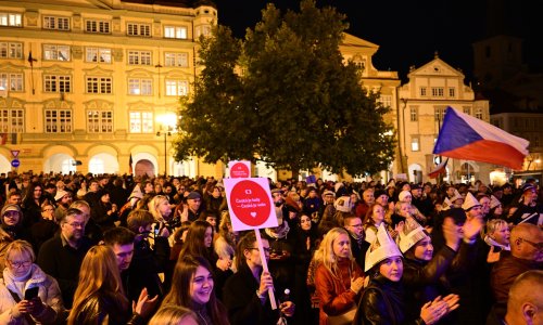 VIDEO U Češkoj usred noći prosvjedovali zbog financiranja javnih medija