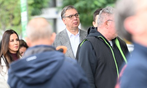 Redovi od ranog jutra u Srbiji, pojavio se i Vučić. Doznajemo kakva je atmosfera u Novom Sadu