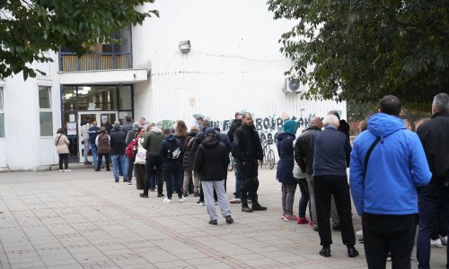 Više od 70 nepravilnosti na izborima u Srbiji: Promatračima branili ulazak na birališta