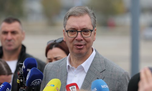 Vučićev SNS zabranio novinarima iz četiri redakcije ulazak u izborni stožer