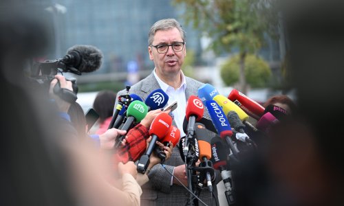 FOTO Vučić se obrušio na hrvatske novinare nakon glasovanja: 'Znate li vi uopće čitati?'
