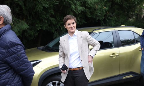 FOTO Vršiteljica dužnosti predsjednice Srbije Ana Brnabić glasovala na izvanrednim izborima