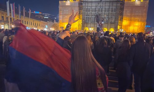 VIDEO Tportal na ulicama Novog Sada: Pogledajte veliko slavlje i ludilo nakon Vučićeve objave