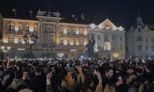 VIDEO Dok je Srbija slavila, Novi Sad je na trenutak utihnuo: Prizori koji govore više od riječi