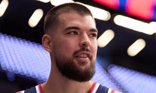Zubac doživio ružnu ozljedu i napustio dvoranu na štakama: Trener otkrio stanje