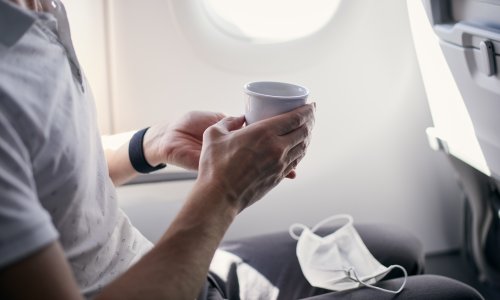 Liječnici nikad ne preskaču ove navike tijekom leta: Male promjene koje čuvaju tijelo od stresa i infekcija