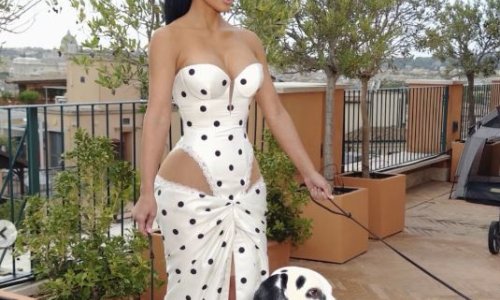 Kim Kardashian u haljini kakvu još nismo vidjeli: Točkice, čipka i odvažni prorezi ukrali svu pozornost