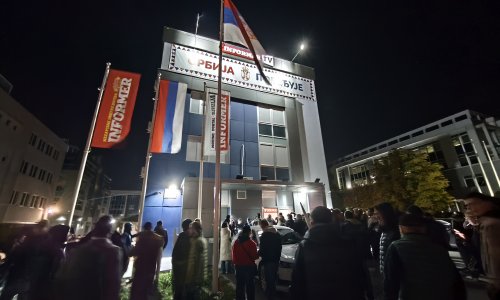 Studenti digli uzbunu: 'Sprema se inscenirani napad na Informer, žele nas prikazati kao nasilnike'