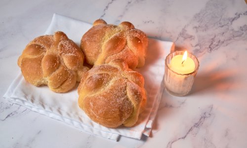 U nekim zemljama ovih se dana peče kruh s neobičnom tradicijom: Evo što se krije iza njega