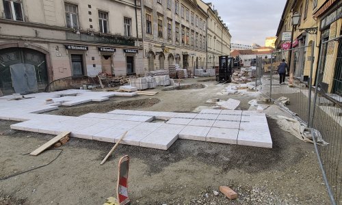 [FOTO] Postavljene prve kamene ploče na rekonstrukciji Stare Vlaške