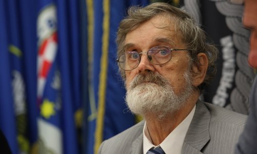 Preminuo akademik Pečarić: Htio je da 'ZDS' postane službeni pozdrav vojske