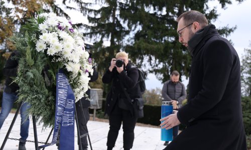 Tomašević na Mirogoju odbio odgovarati na politička pitanja: Evo što je ipak rekao novinarima