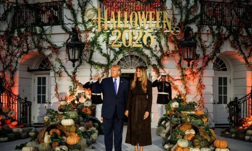 Donald i Melania ugostili tisuće mališana: Dijelili slatkiše, a usred zabave uslijedio spektakl na nebu