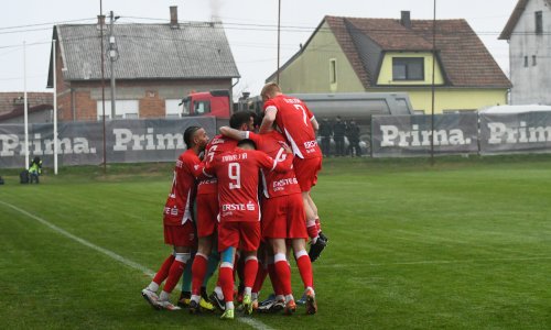 Nikada nisu igrali SHNL, a sada su na oproštaju od kultnog stadiona preuzeli vrh