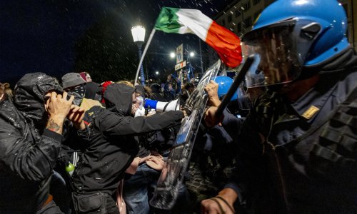 FOTO Italija gori: Deseci tisuća ljudi na ulicama, traju sukobi s policijom