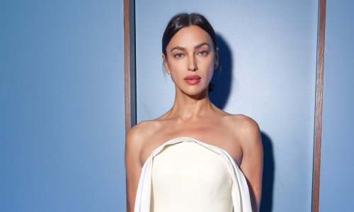 Bez šljokica i raskošnog nakita: Zanosna brineta pokazala kako izgleda futuristička elegancija
