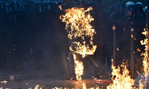 Prosvjedi u Francuskoj i Njemačkoj: Policija se sukobila s maskiranim izgrednicima nakon mirnih marševa