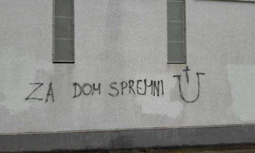 Na pravoslavnoj crkvi u Sinju osvanuli ustaški simboli