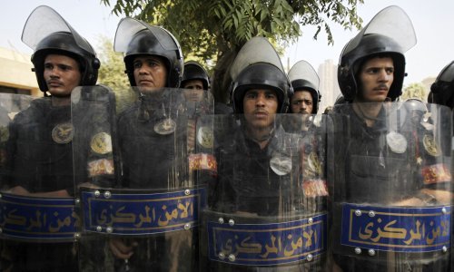 Pet policajaca ubijeno južno od Kaira