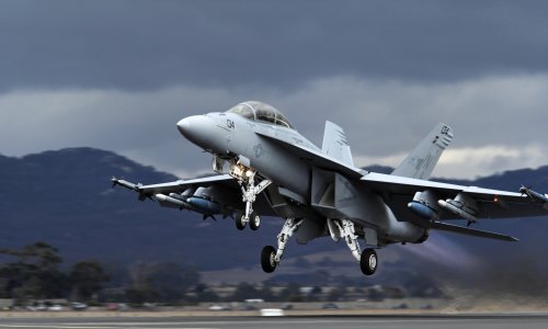 Iranska bespilotna letjelica ometala američkog lovca pri slijetanju