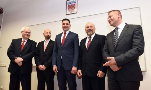 Bernardić: Premijer šuti nad nasiljem i žmiri pred korupcijom