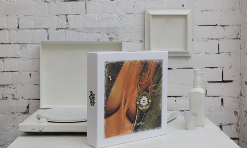 'Bijelo Dugme – Box set Deluxe' realiziran u suradnji sa Stega Tiskom