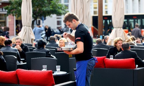 Ugostitelji mjerkaju jedni druge i čekaju tko će prvi dignuti cijene
