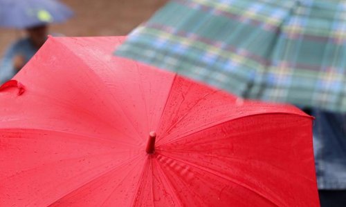 Poplavljene kuće i trgovine u središtu Klane nadomak Rijeke