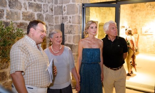 Fotografije Mare Bratoš i Dejana Stokića izložene u Lazaretima