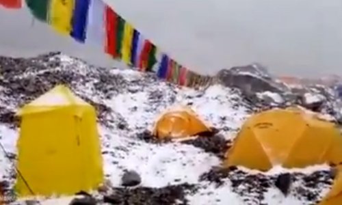 Snimljen trenutak udara lavine na alpinistički kamp