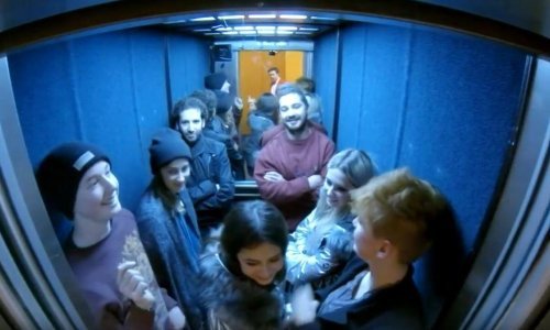 Shia LaBeouf vozio se liftom s obožavateljima