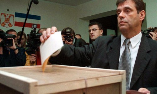 Koštunica poziva Srbe na bojkot kosovskih izbora