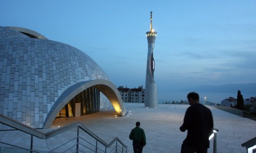 Impresivna riječka džamija ima i podzemnu garažu